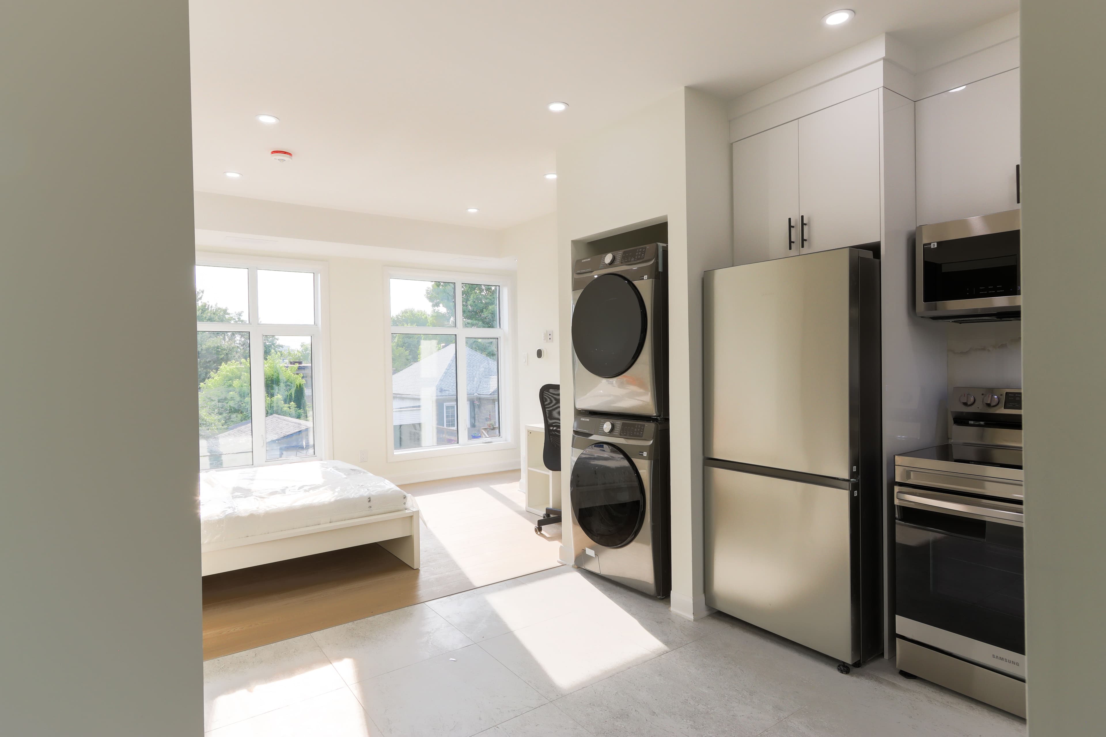 Bachelor Unit #4 — photo 1