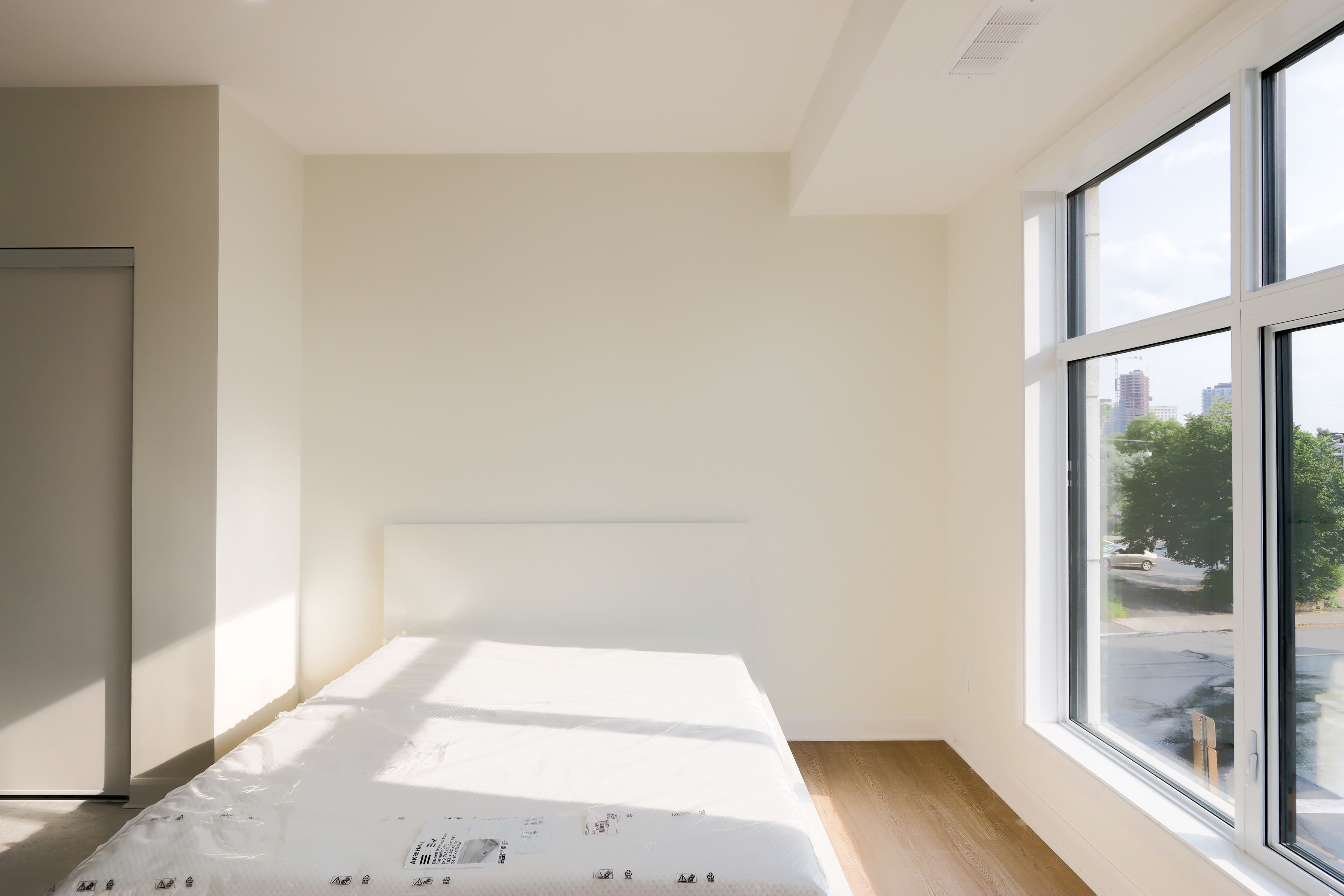 Bachelor Unit #4 — photo 3